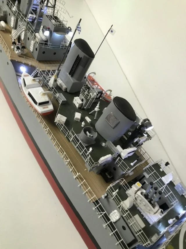 Deans Marine HMS Zulu Ready To Run - Image 10