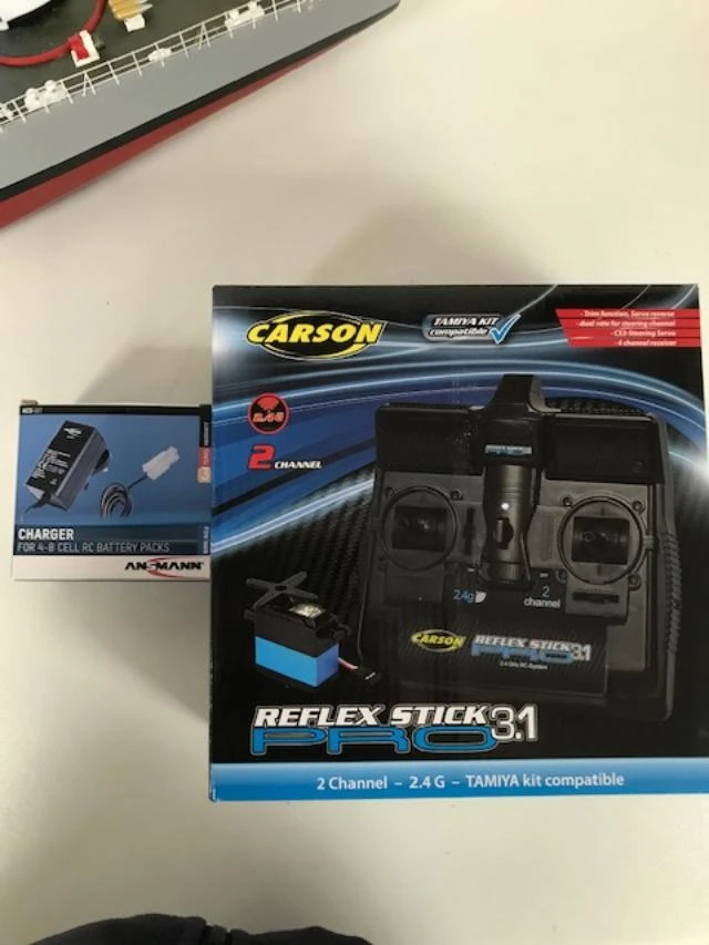 Deans Marine HMS Zulu Ready To Run - Image 11