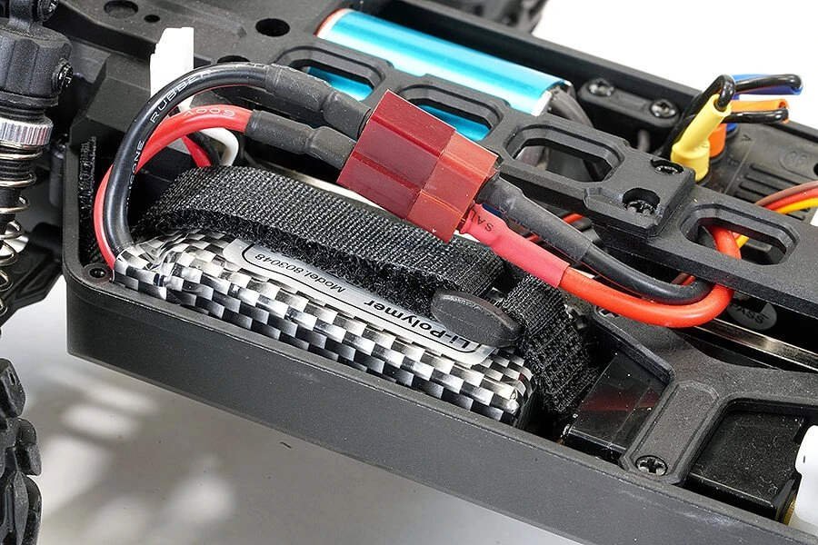 FTX Tracer 1/16 4WD Brushless Monster Truck RTR – Yellow - Image 8