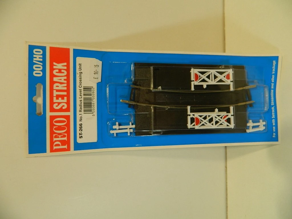 Peco ST-266 No1. Radius Level Crossing Unit.