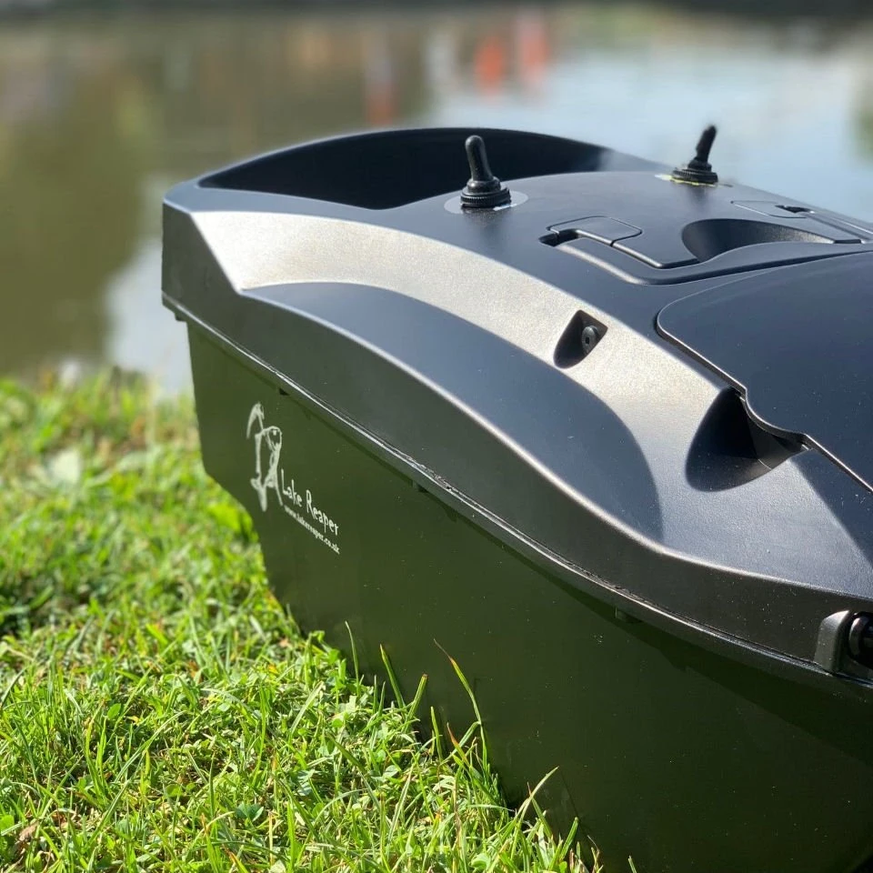 Lake Reaper Bait Boat Black With Deeper Pro+ Compatible Radio - Image 5