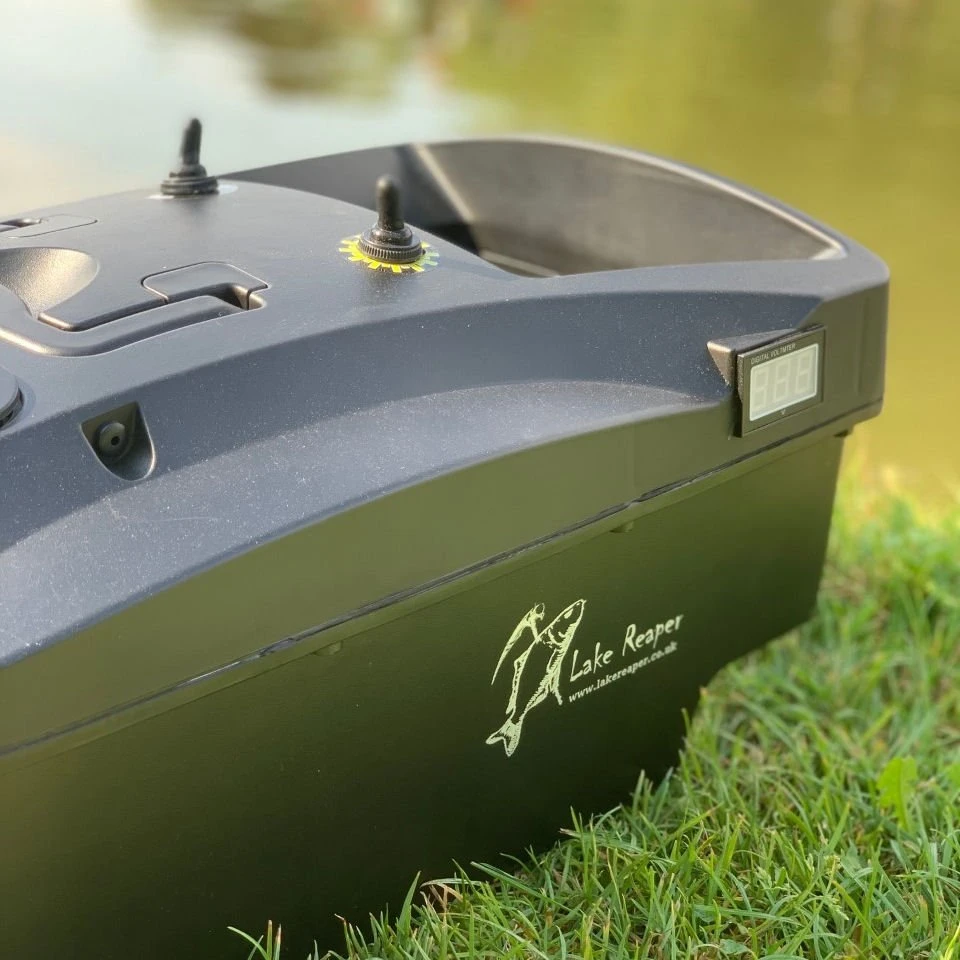 Lake Reaper Bait Boat Black With Deeper Pro+ Compatible Radio - Image 7