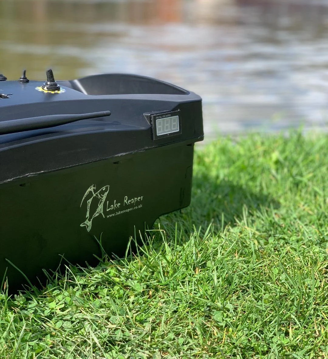 Lake Reaper Bait Boat With Fish Finder With Single Handed Control – Black - Image 8