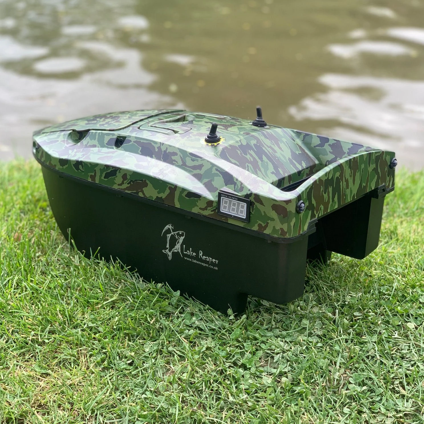 Lake Reaper Bait Boat Camouflage – Carryall, Batteries And Camo TX Case Bundle Now With The Latest Telemetry Handset - Image 3