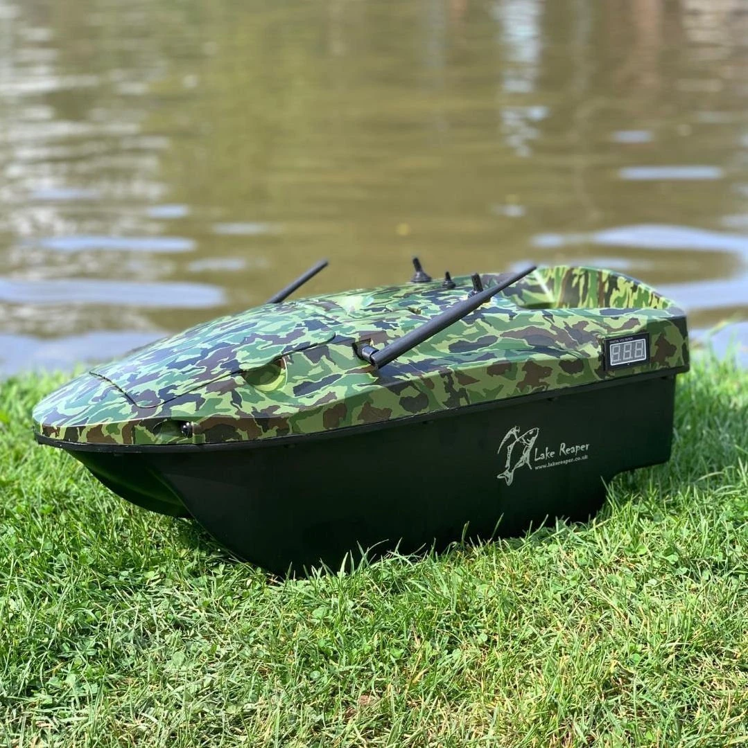 Lake Reaper Bait Boat With Fish Finder Camouflage Now With The Latest Telemetry Handset - Image 3