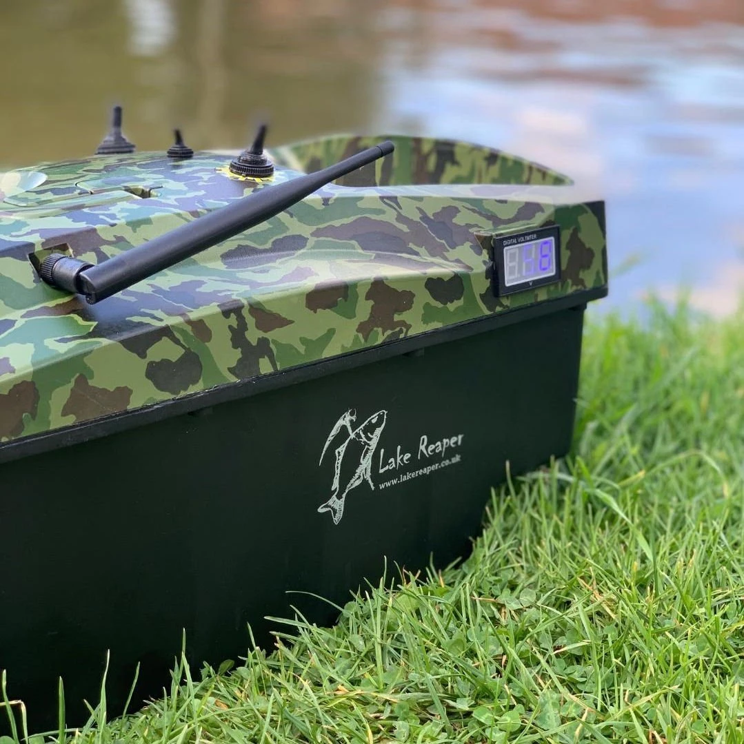 Lake Reaper Bait Boat With Fish Finder Camouflage Now With The Latest Telemetry Handset - Image 10
