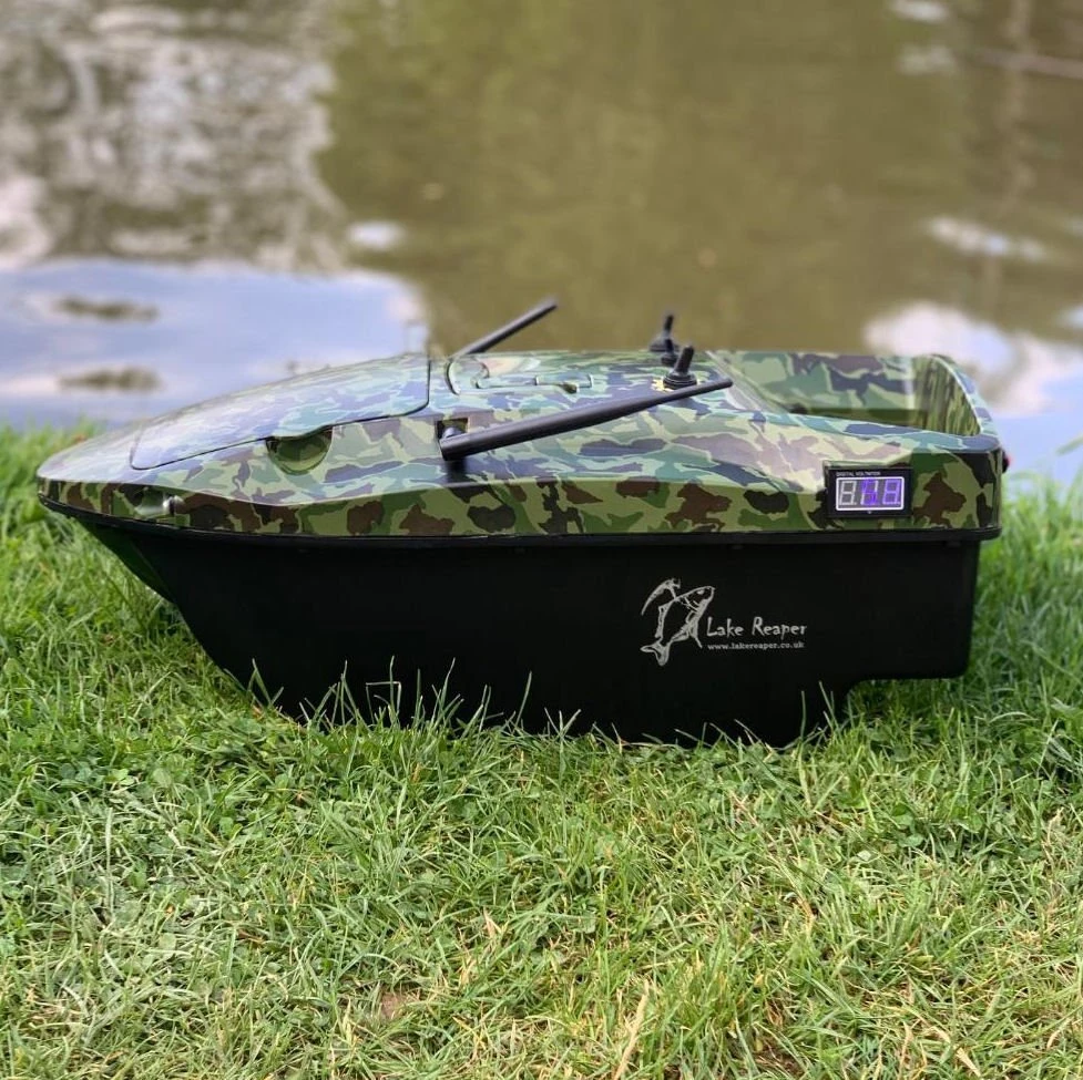 Lake Reaper Bait Boat With Fish Finder Camouflage Now With The Latest Telemetry Handset - Image 9