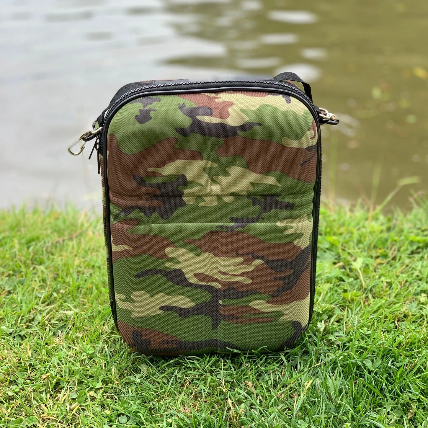 Lake Reaper Bait Boat Lightweight Handset & Battery Camo Case - Image 2