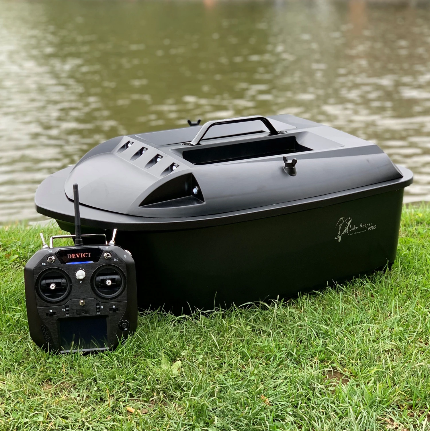 Lake Reaper Pro Bait Boat In Matt Black – Pre Order