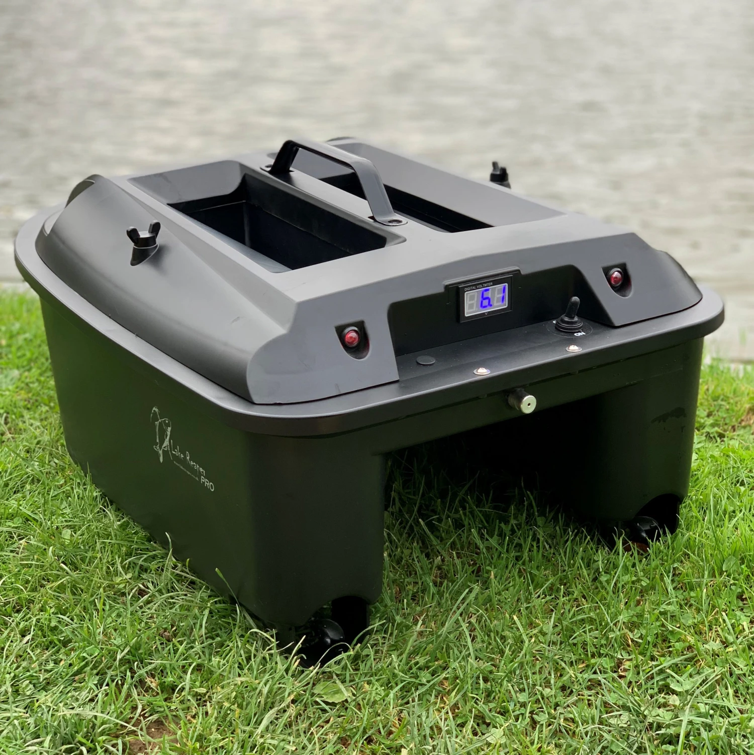 Lake Reaper Pro Bait Boat In Matt Black – Pre Order - Image 3