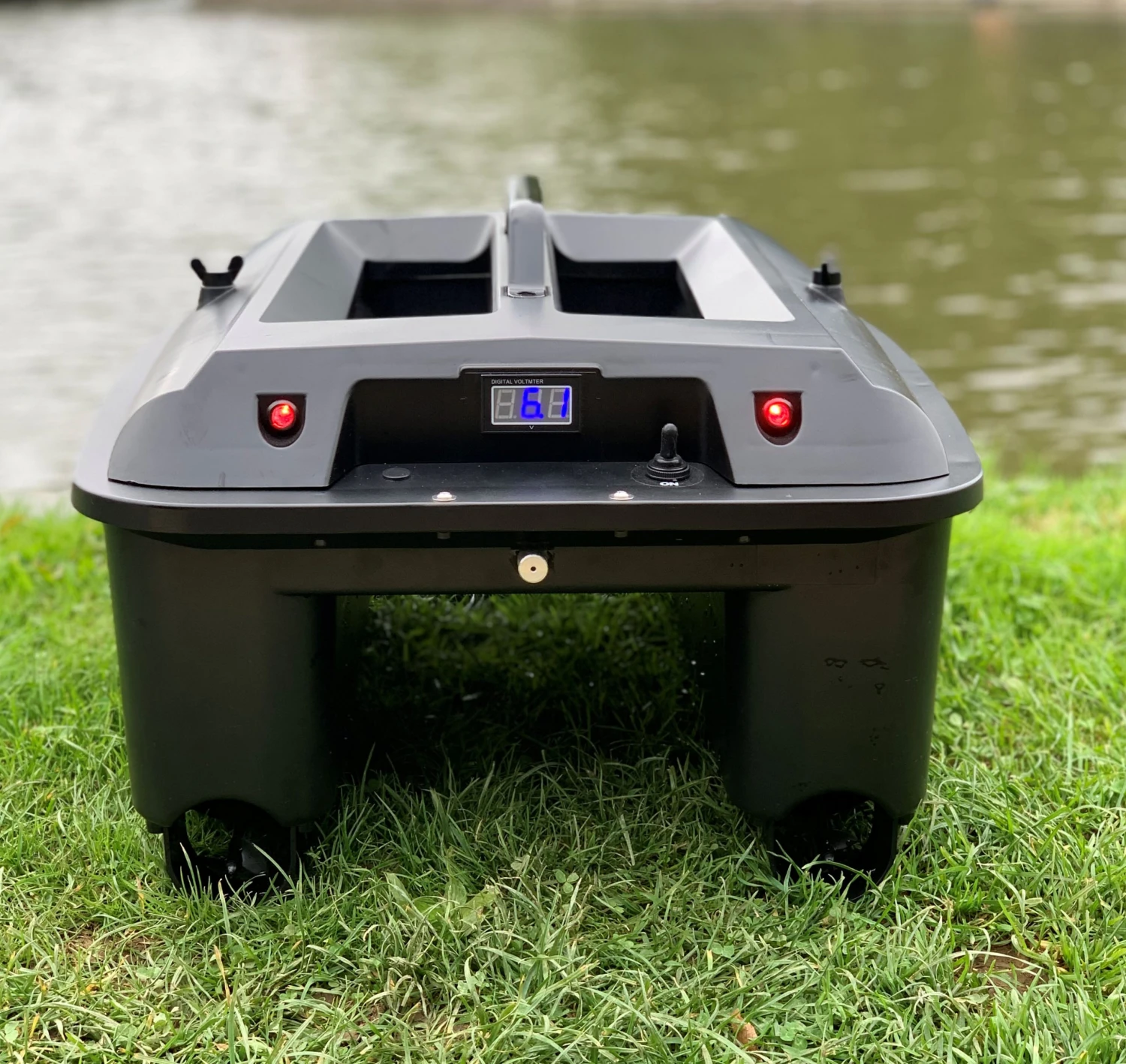 Lake Reaper Pro Bait Boat In Matt Black With GPS And Fish Finder – Pre Order - Image 9