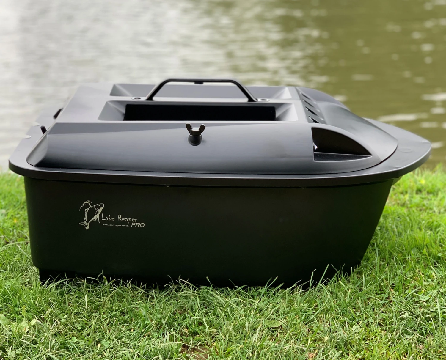 Lake Reaper Pro Bait Boat In Matt Black With GPS And Fish Finder – Pre Order - Image 8