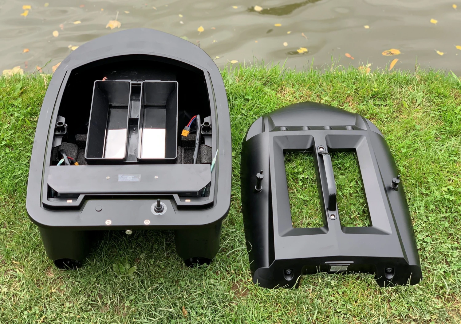 Lake Reaper Pro Bait Boat In Matt Black With GPS And Fish Finder – Pre Order - Image 18