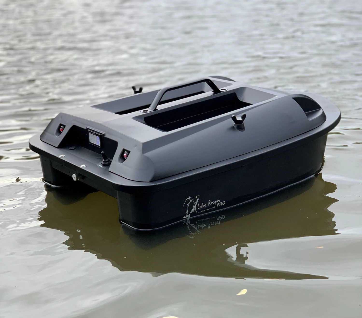 Lake Reaper Pro Bait Boat In Matt Black With GPS And Fish Finder – Pre Order - Image 14