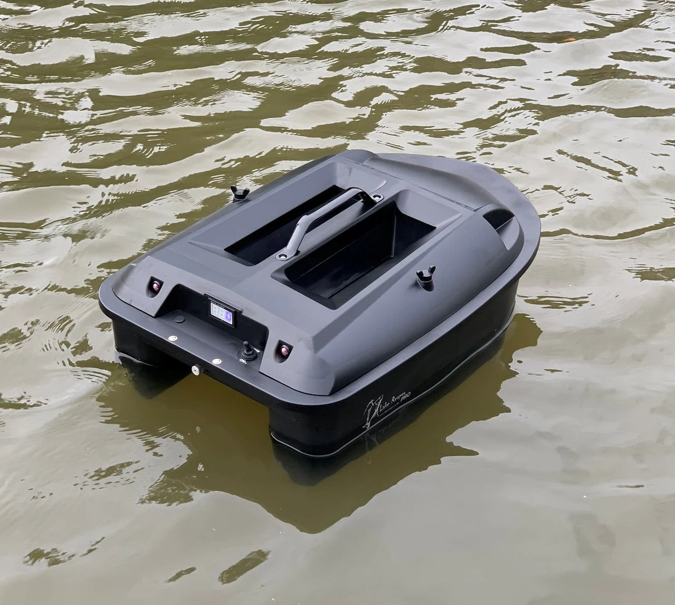 Lake Reaper Pro Bait Boat In Matt Black With GPS And Fish Finder – Pre Order - Image 15