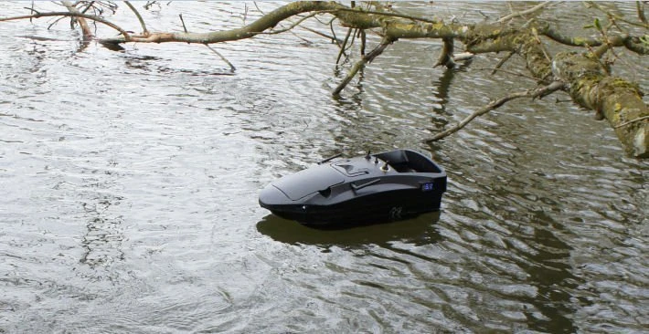 Lake Reaper Bait Boat With Fish Finder With Single Handed Control – Black - Image 9