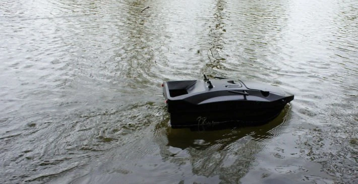 Lake Reaper Bait Boat With Fish Finder With Single Handed Control – Black - Image 10