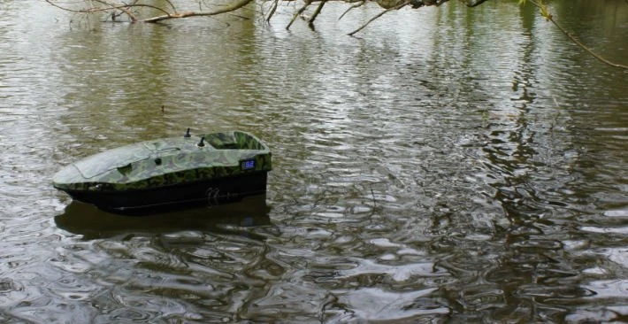 Lake Reaper Bait Boat With Fish Finder & Single Handed Control – Camouflage - Image 7